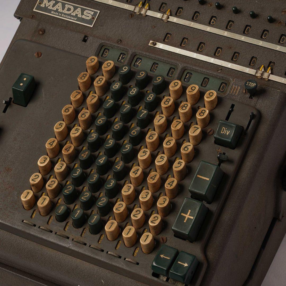 【希少品】MADAS 16LVG 電動機械式計算機 スイス製