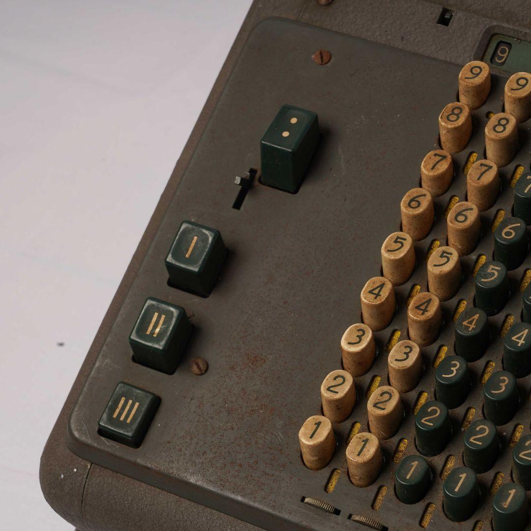 【希少品】MADAS 16LVG 電動機械式計算機 スイス製