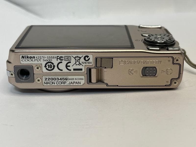 Nikon COOLPIX S600 オールドコンデジ デジカメシルバー