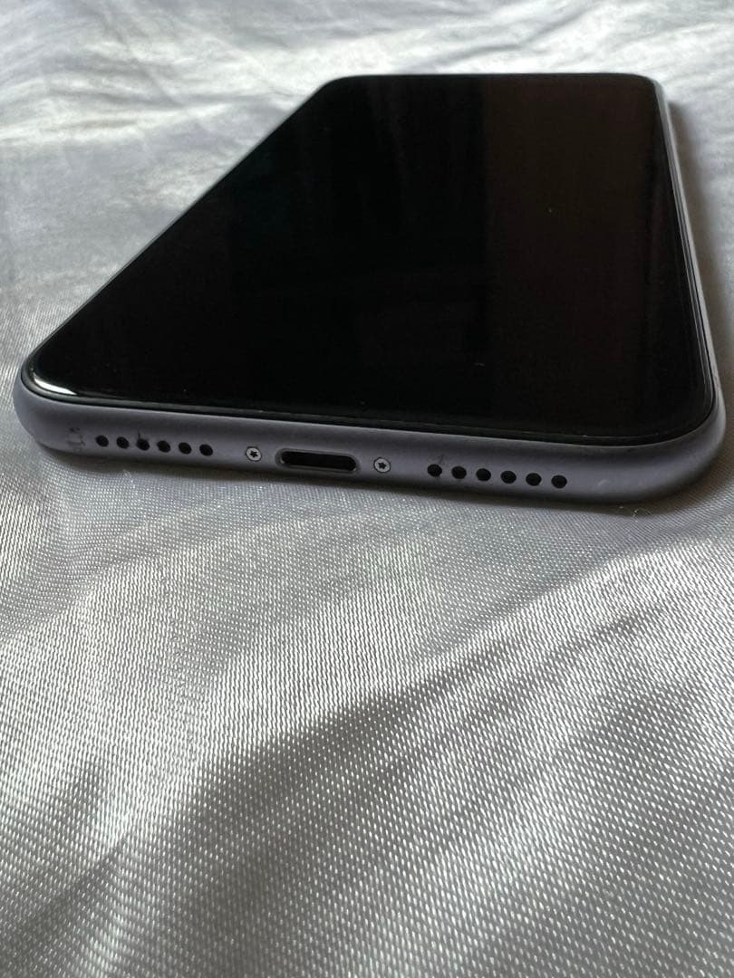 iPhone 11 パープル 本体　64GB
