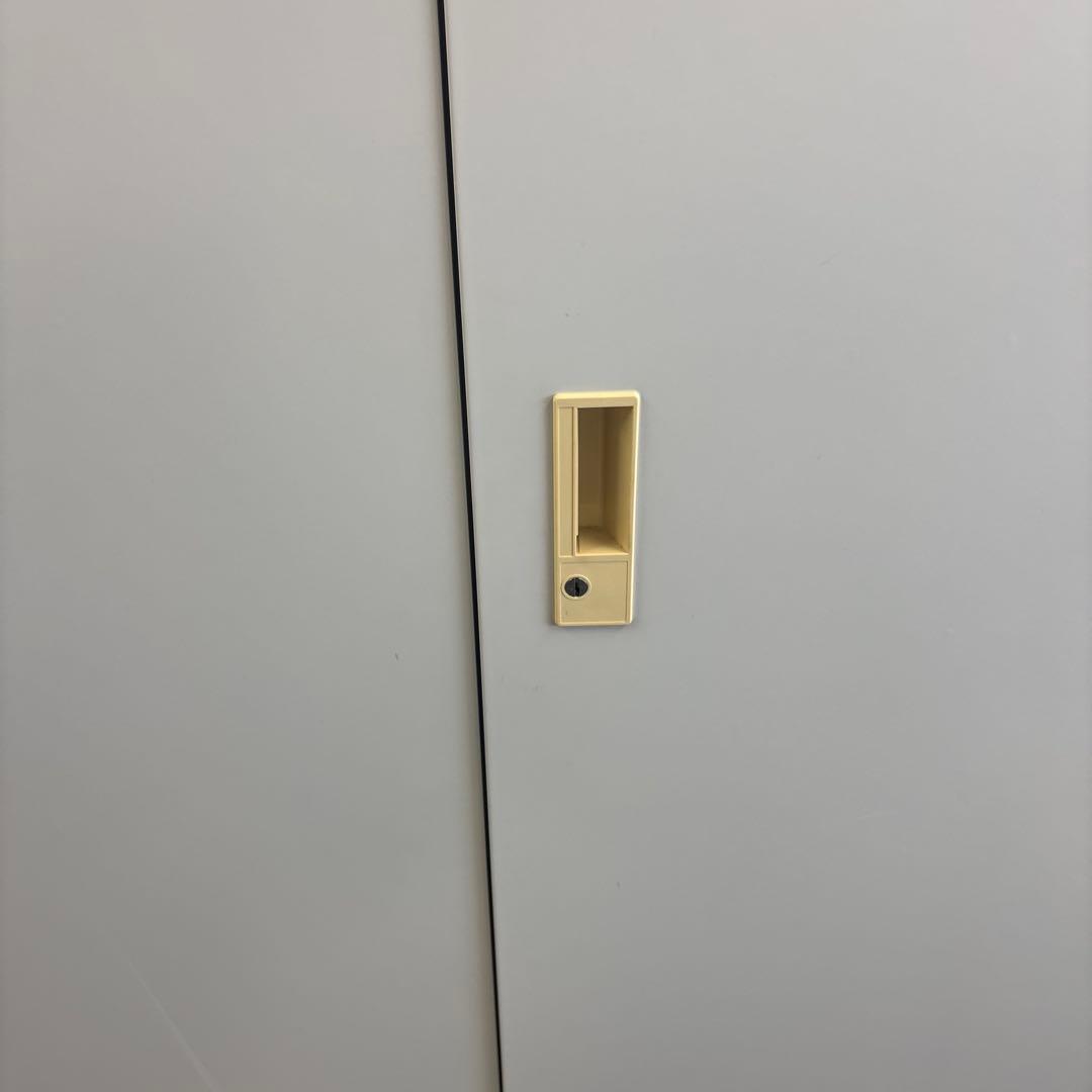 グレーホワイト スチール製 引き戸キャビネット