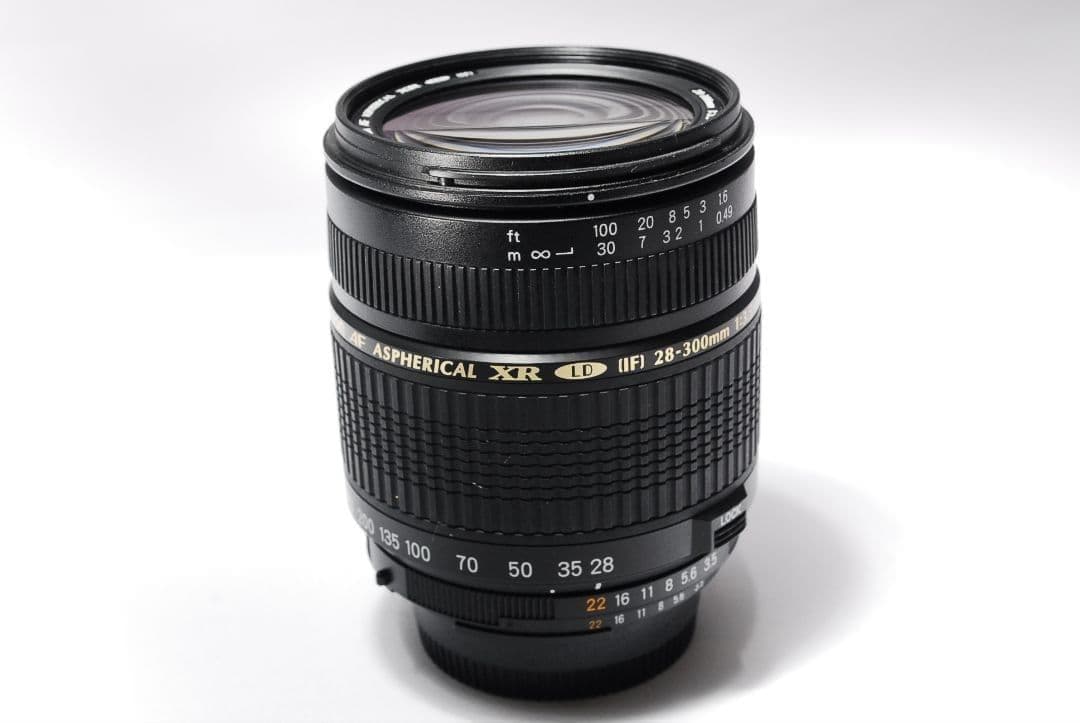 【Nikon D70s】万能ズーム搭載 高倍率レンズセット 　コレ1台でOK