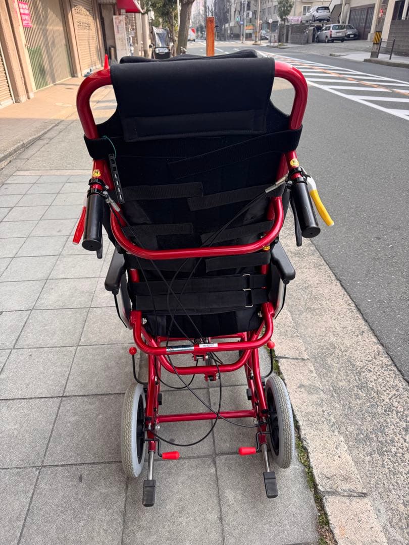 カナヤママシナリー パーソナルアジャスト車いす emigoII