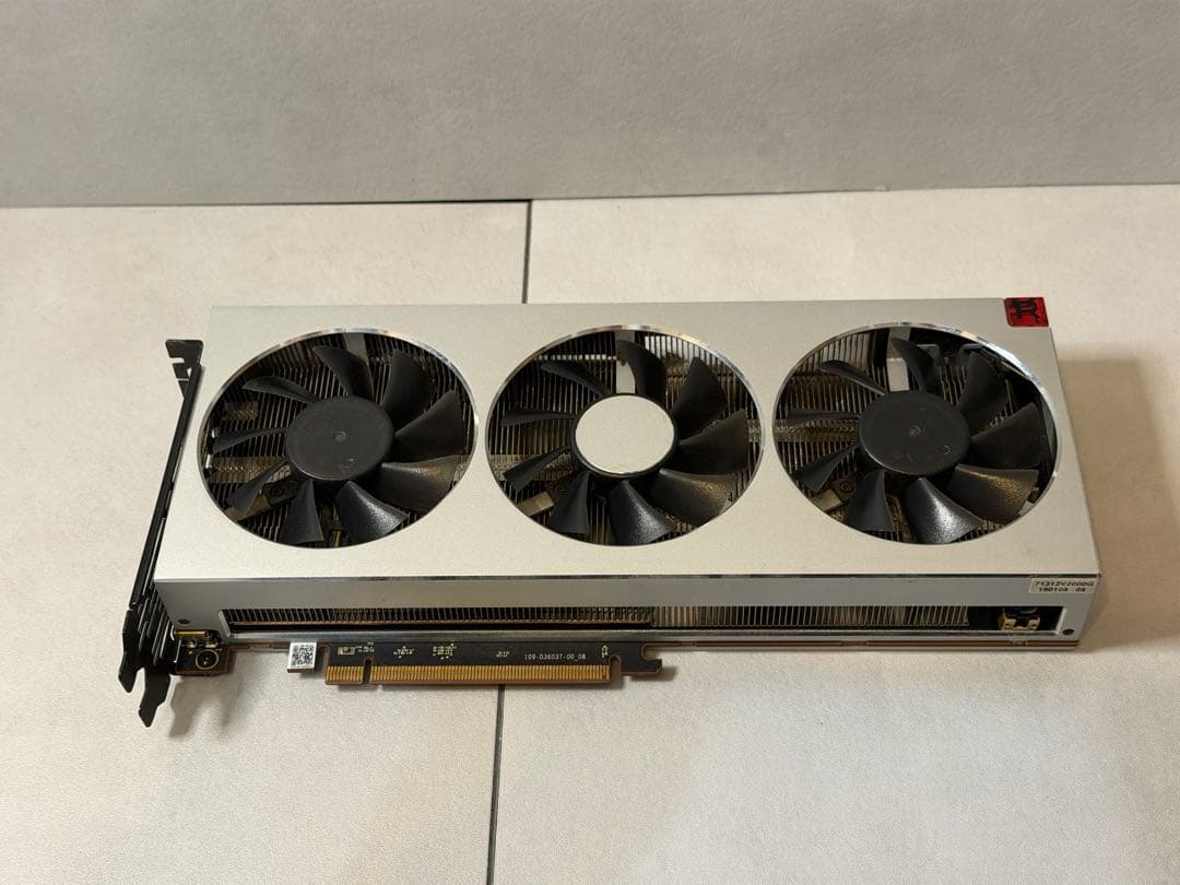 XFX Radeon VII 16GB グラフィックボード