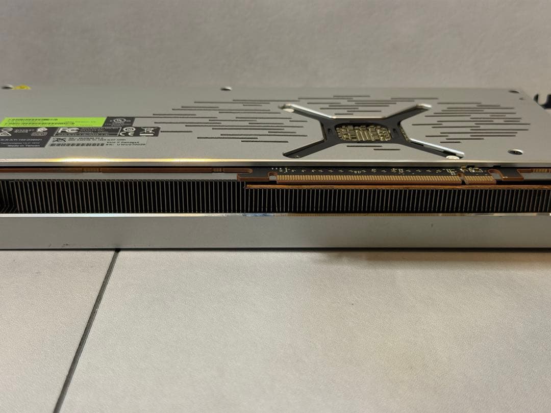 XFX Radeon VII 16GB グラフィックボード