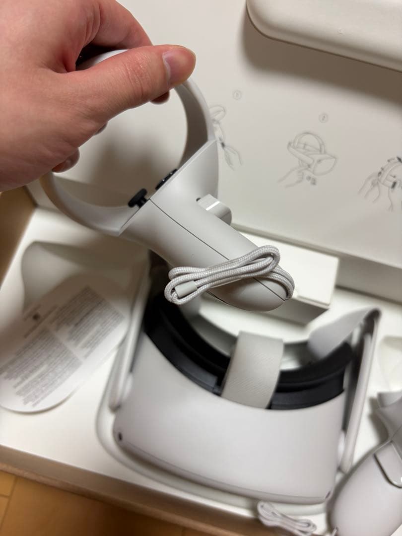  Quest 2 VRヘッドセット 本体とコントローラー