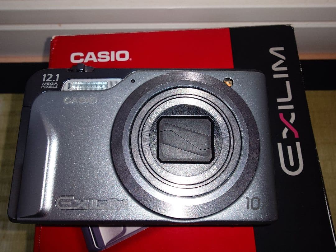 CASIO EX-H10 コンパクトデジタルカメラ　中古　動作確認済