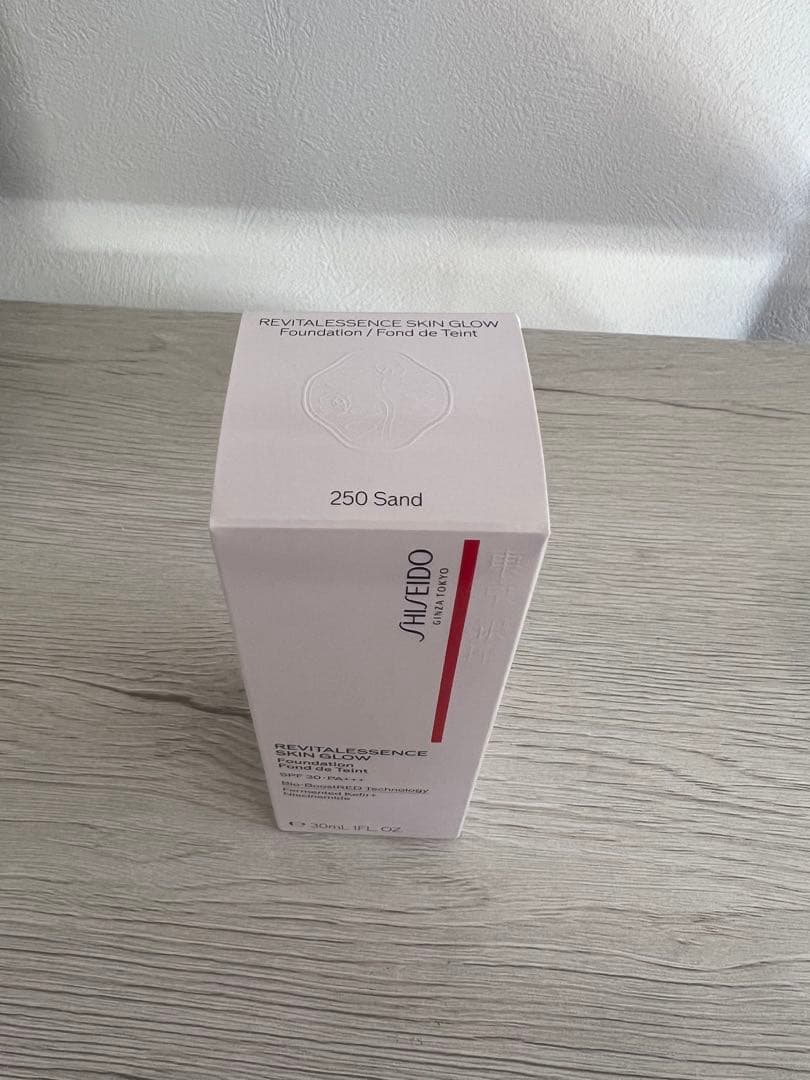 SHISEIDO エッセンススキングロウファンデーション　250 新品未開封