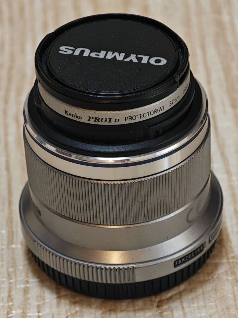 OLYMPUS OM-D E-M10 ミラーレス一眼　レンズ3本付
