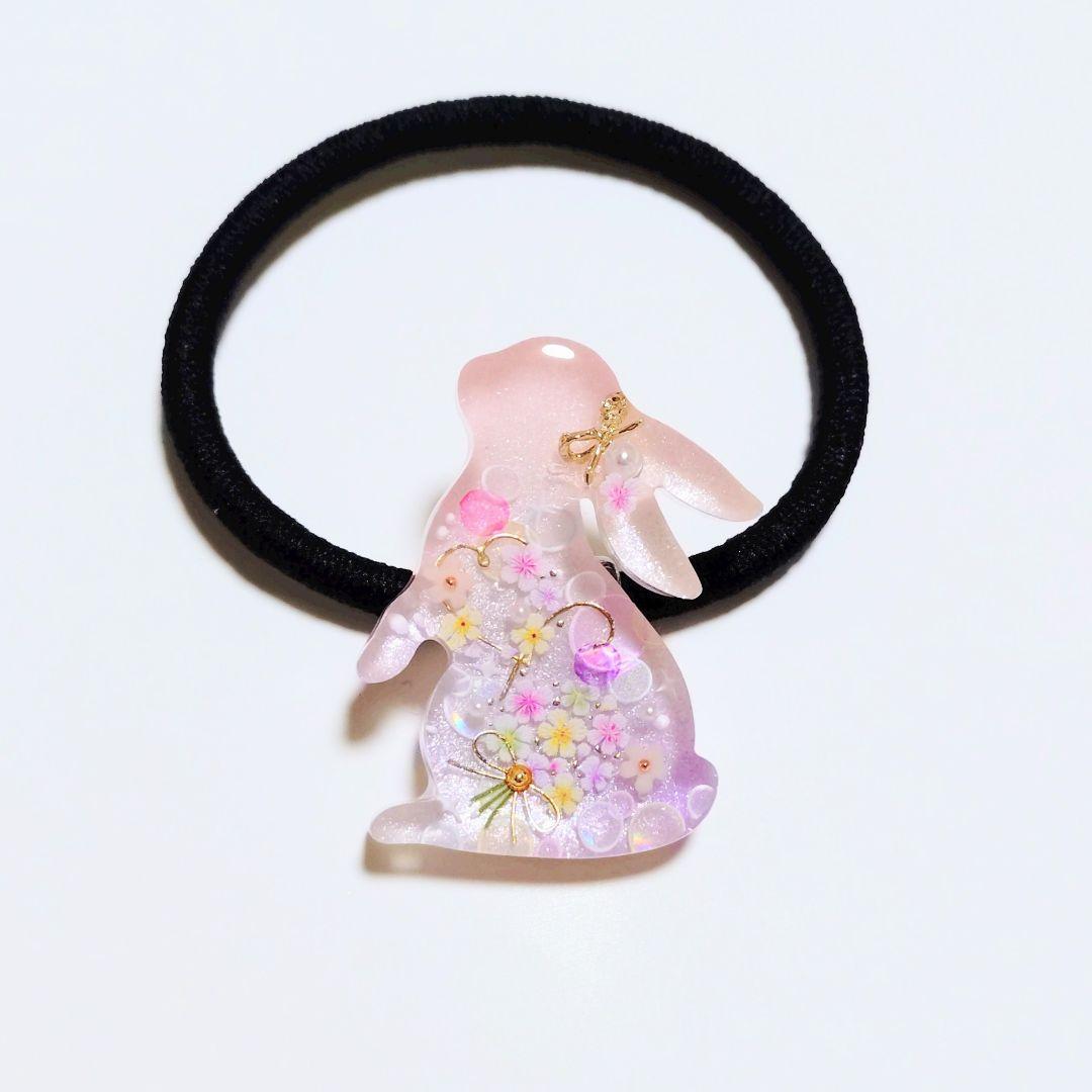 No.626　レジン ヘアゴム マグネット ピンバッジ うさぎフラワー