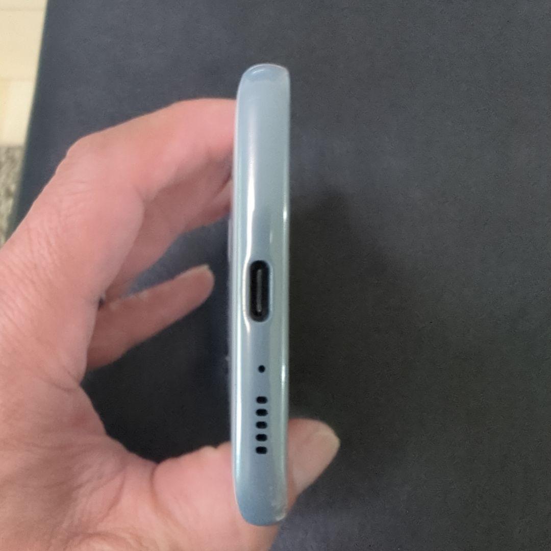 DOCOMO　Samsung　Galaxy　A41 ホワイト スマートフォン