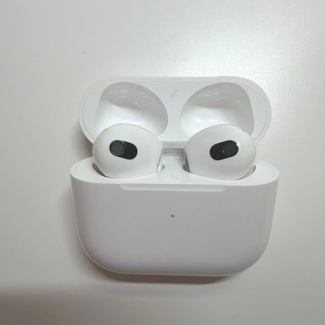 AirPods (第3世代) MagSafe充電ケース付き ライトニング