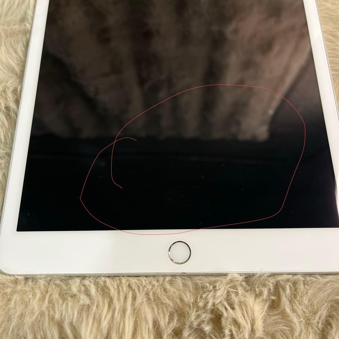 Apple iPad (第８世代)32GB シルバー 中古