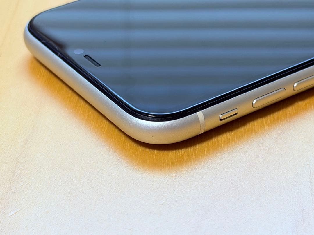 iPhone 11 ホワイト 128GB バッテリー100% SIMフリー