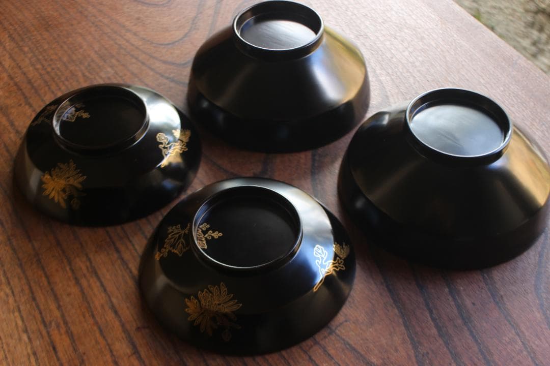 時代逸品！上質黒漆に優美な菊花蒔絵の映えるお椀2点（検輪島塗懐石椀蒔絵椀雑煮椀