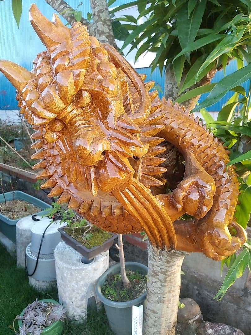 ドラゴンの木製彫刻 約30cm