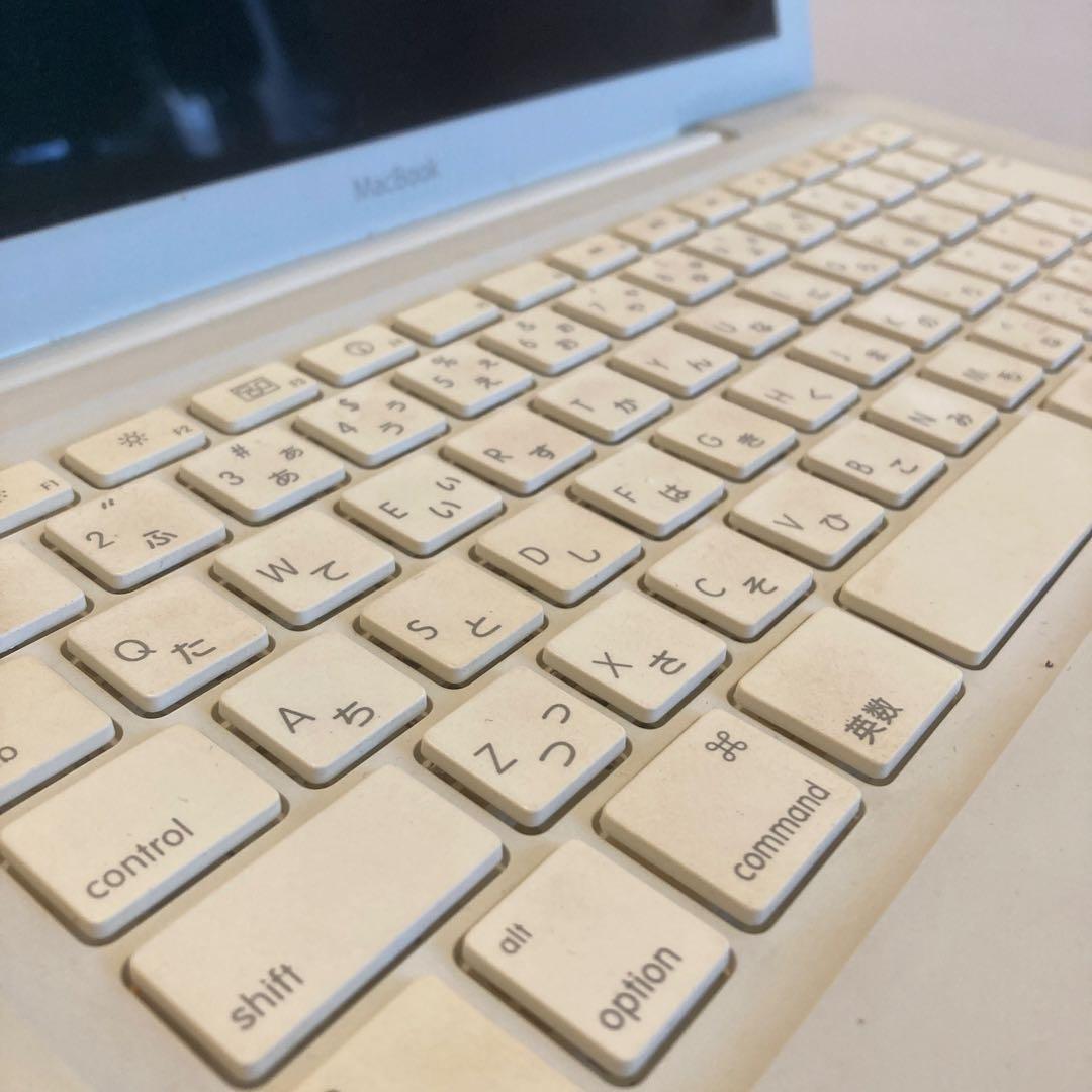 ジャンク品　ハードディスクなしMacBook A1181 ホワイト