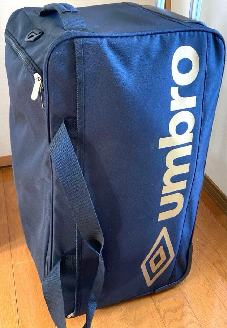 【umbro】（アンブロ）ボストンキャリー 3WAY ショルダーストラップ付き