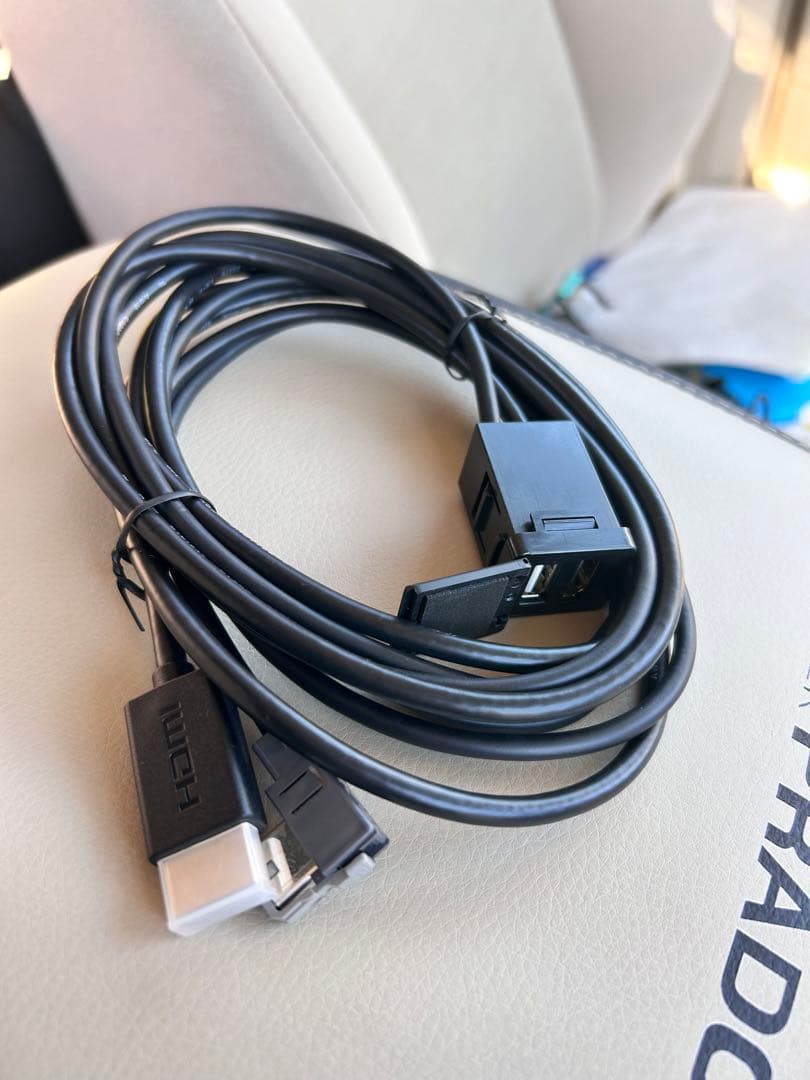 アルパイントヨタ車用ビルトインUSB/HDMI接続ユニット KCU-Y63HU