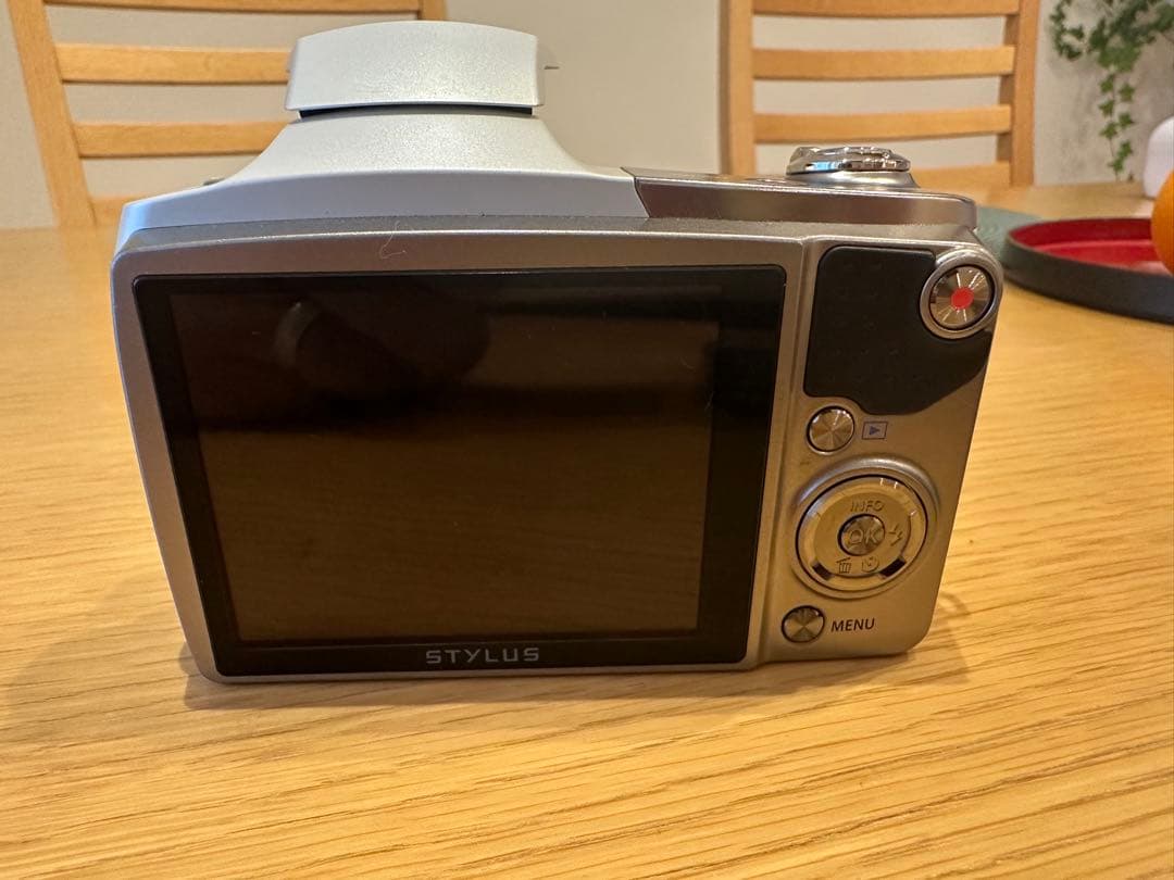 OLYMPUS STYLUS SZ-16人気ホワイト新品電池付