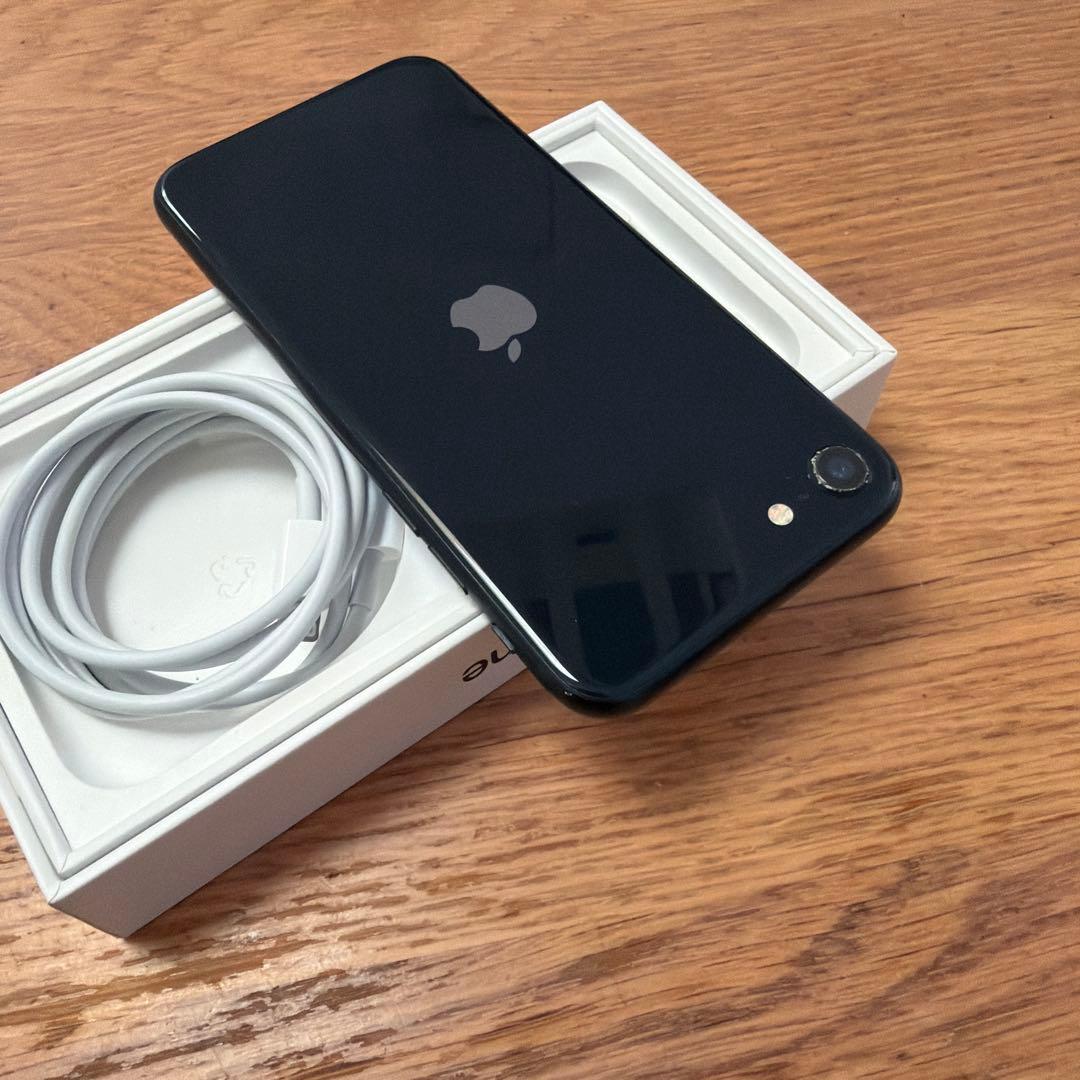 Apple iPhone SE3 (第3世代)ミッドナイト 本体