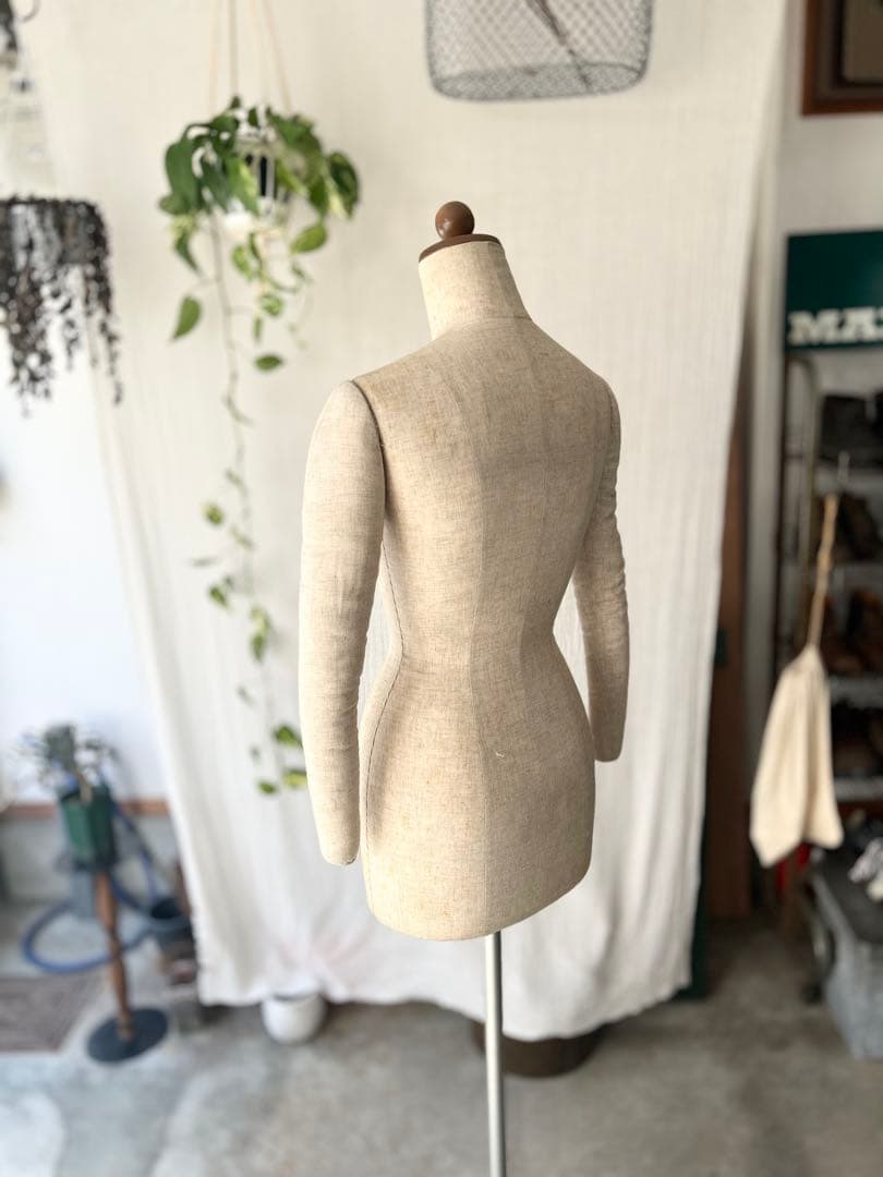 キイヤ製アパレル使用レディース腕付婦人トルソー/マネキン店舗ディスプレイプロ仕様