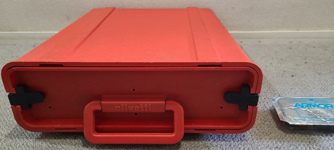タイプライター、Olivetti Valentine