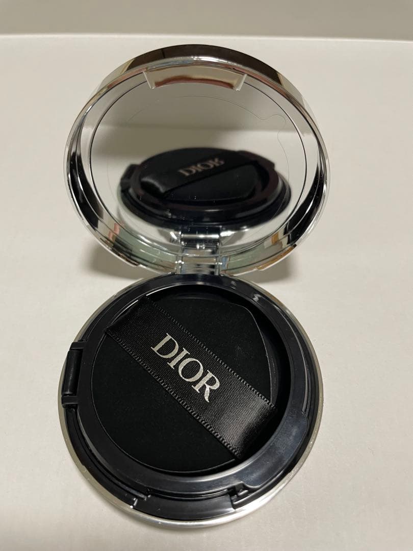 新作　1回使用　ディオール　dior クッション　ファンデ　限定ケース付き　1N