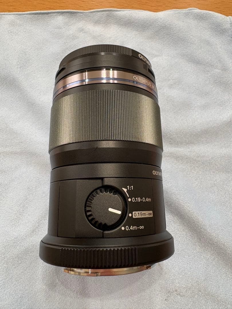 OLYMPUS 60mm f/2.8 Macroレンズ　【数回のみ使用】