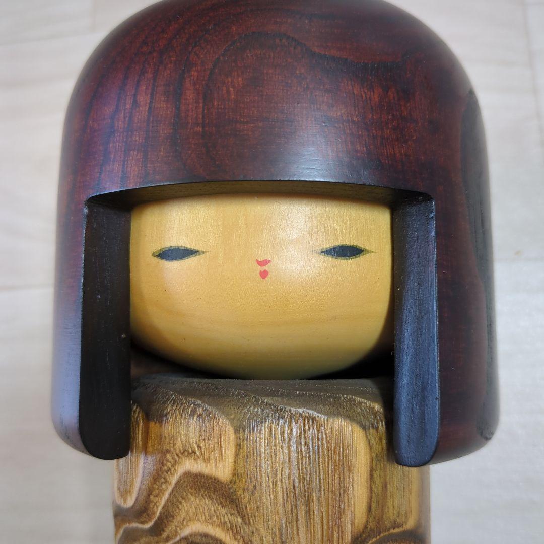 伝統的な木製こけし