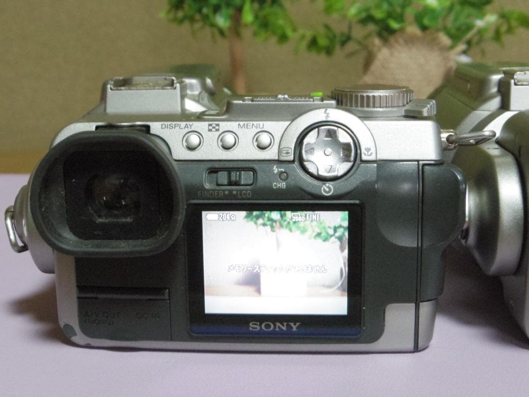 SONY F707 2台セット　どちらも稼働品　電池2個　充電器1個　メディア