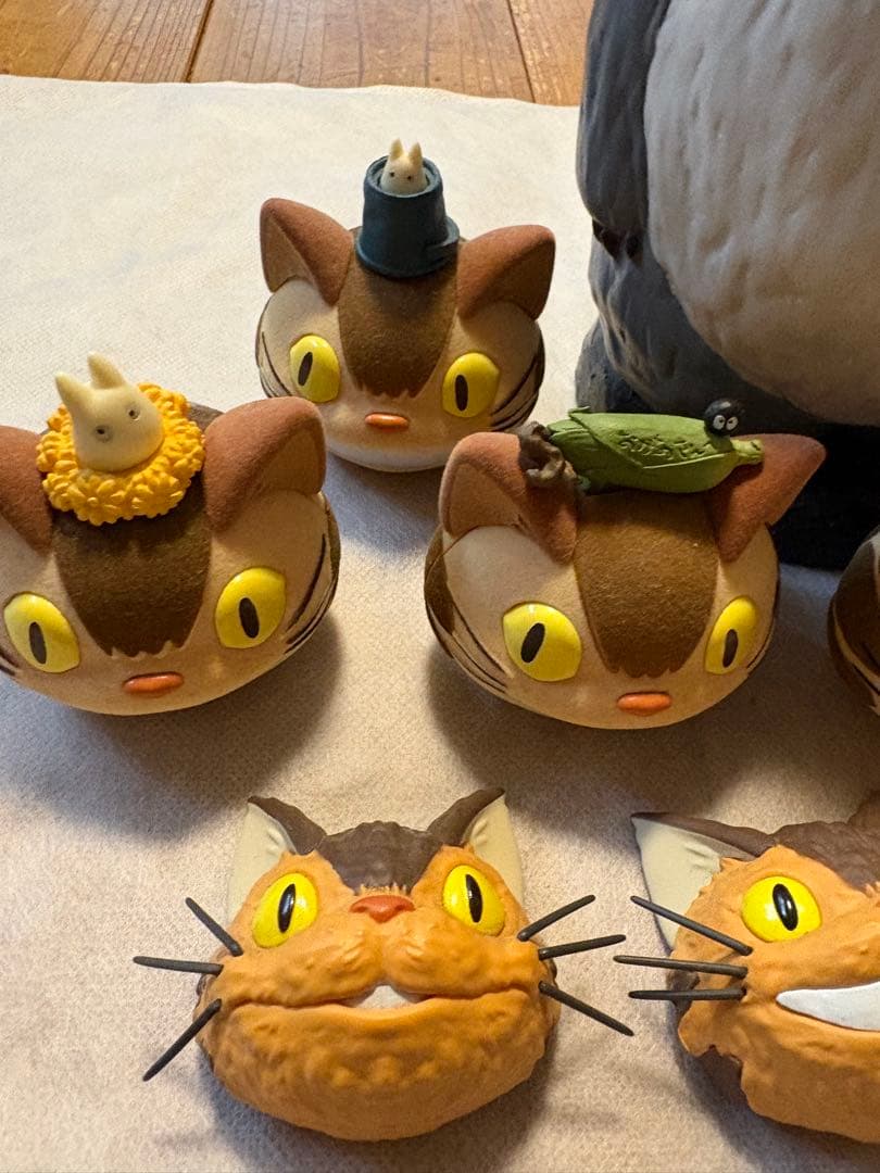 トトロ貯金箱　ネコバス　フェイスマグネット　ガチャ指輪