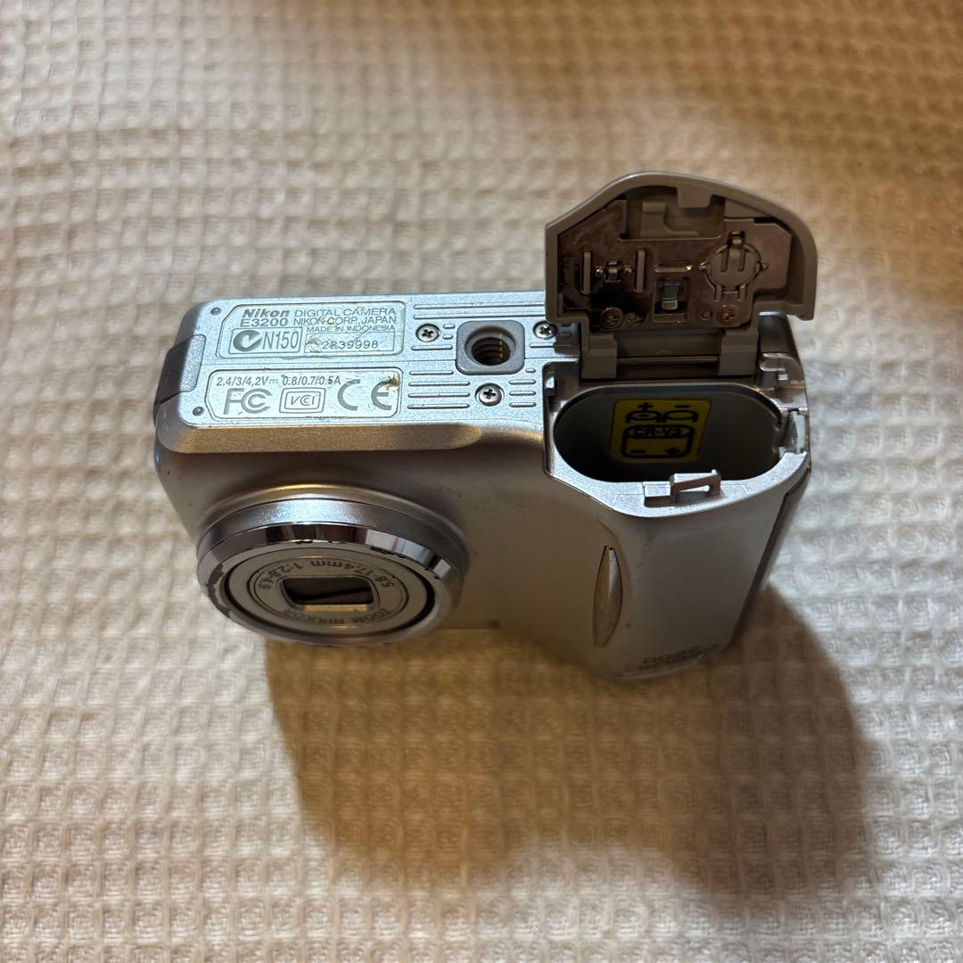 Nikon COOLPIX 3200 シルバー