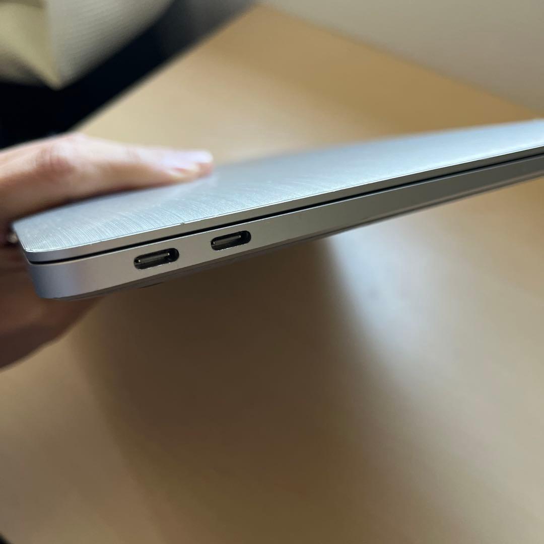 Apple MacBook Airシルバー M1