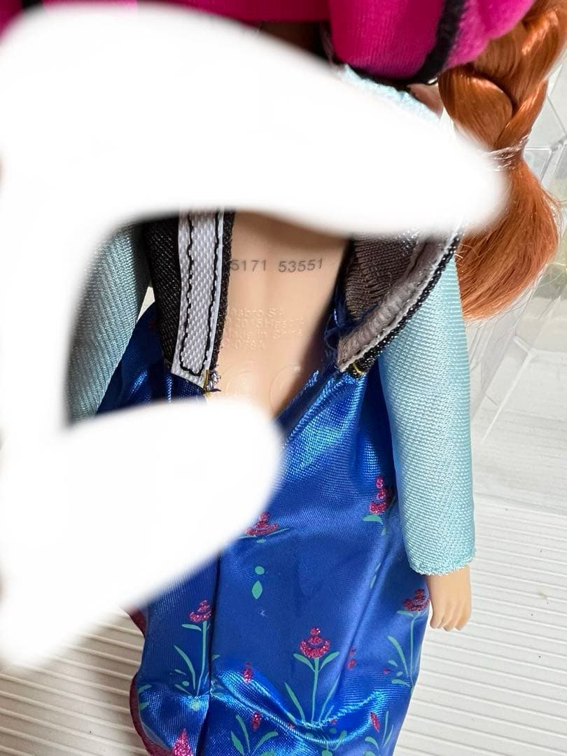 アナ雪、アナ、エルサのお人形（お洋服付き）