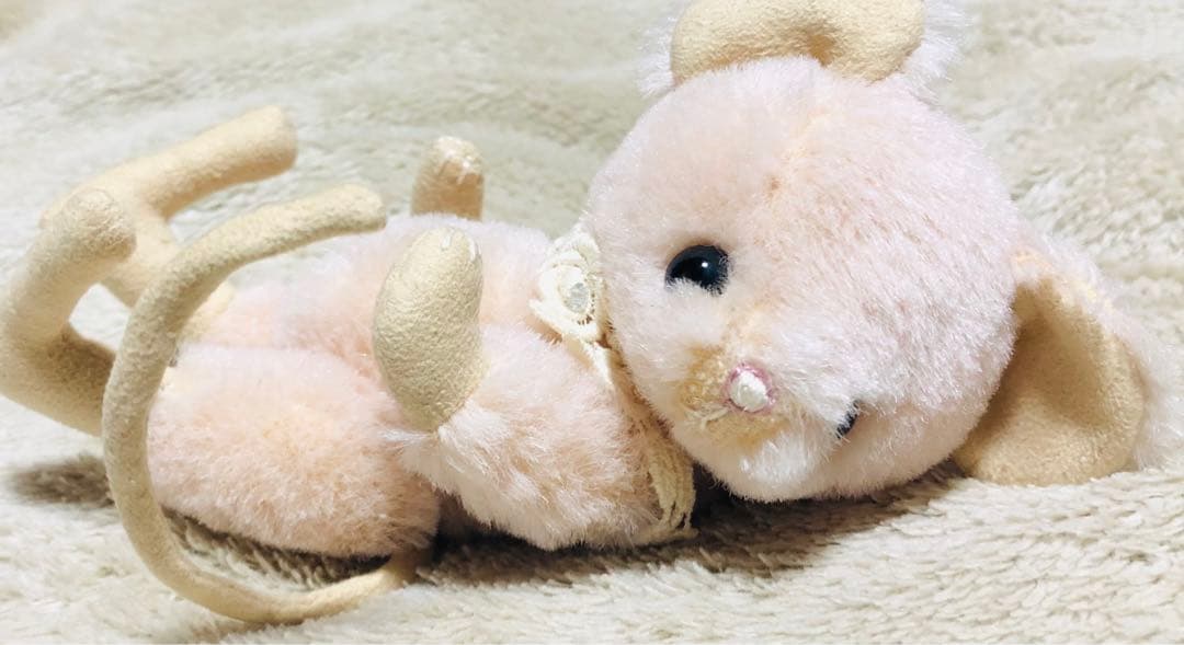 ネズミ　桃色のネズミ　作家　作家様　ハンドメイド　ぬいぐるみ
