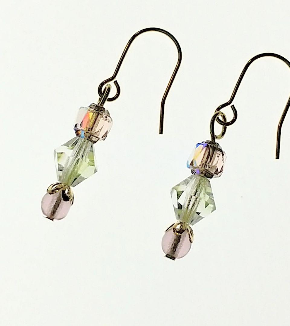 SOLD◆3段 チェコガラス 小ぶり ハンドメイド ピアス