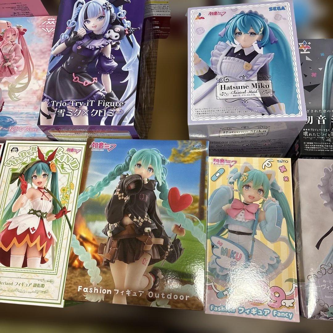 【新品未開封】初音ミク フィギュア19体、ぬいぐるみ2体セット
