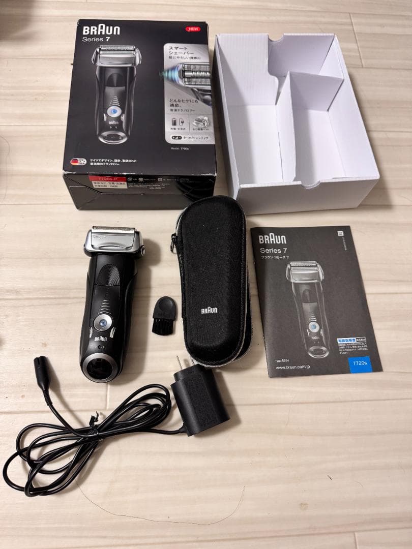 【美品】Braun Series 7 メンズ電気シェーバー（箱・説明書あり）