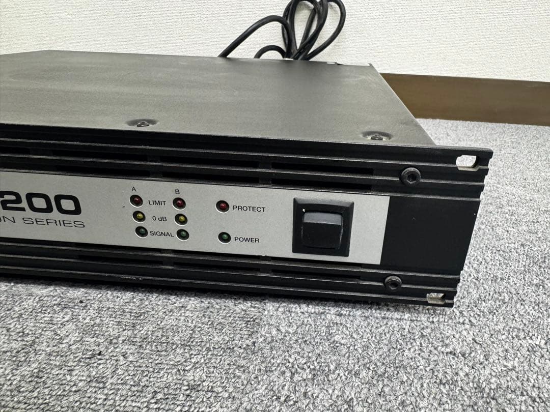 Electro Voice CP-1200 パワーアンプ 2 X 400W 4Ω