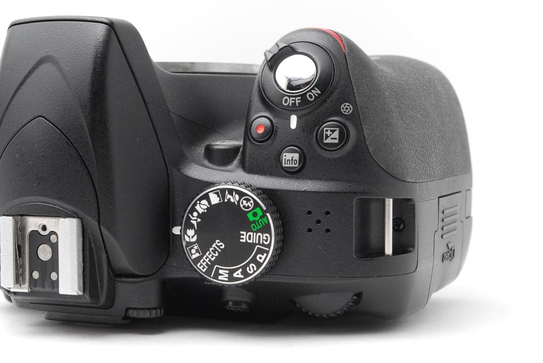 【美品　使用感少】ダブルレンズ　Nikon D3300　スマホ転送　高画質モデル