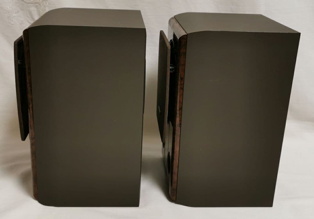BOSE スピーカー 120 。貴重！ 幸せを呼ぶ 鳥眼杢のバッフル板。美品。
