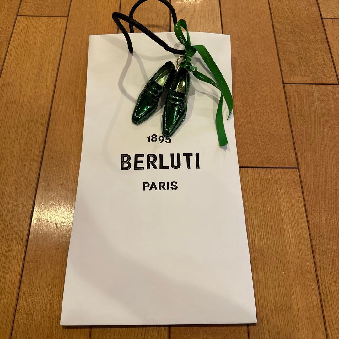 ノベルティ　非売品　BERLUTI ショッパー リボン付き　チャーム⭐︎セール⭐︎