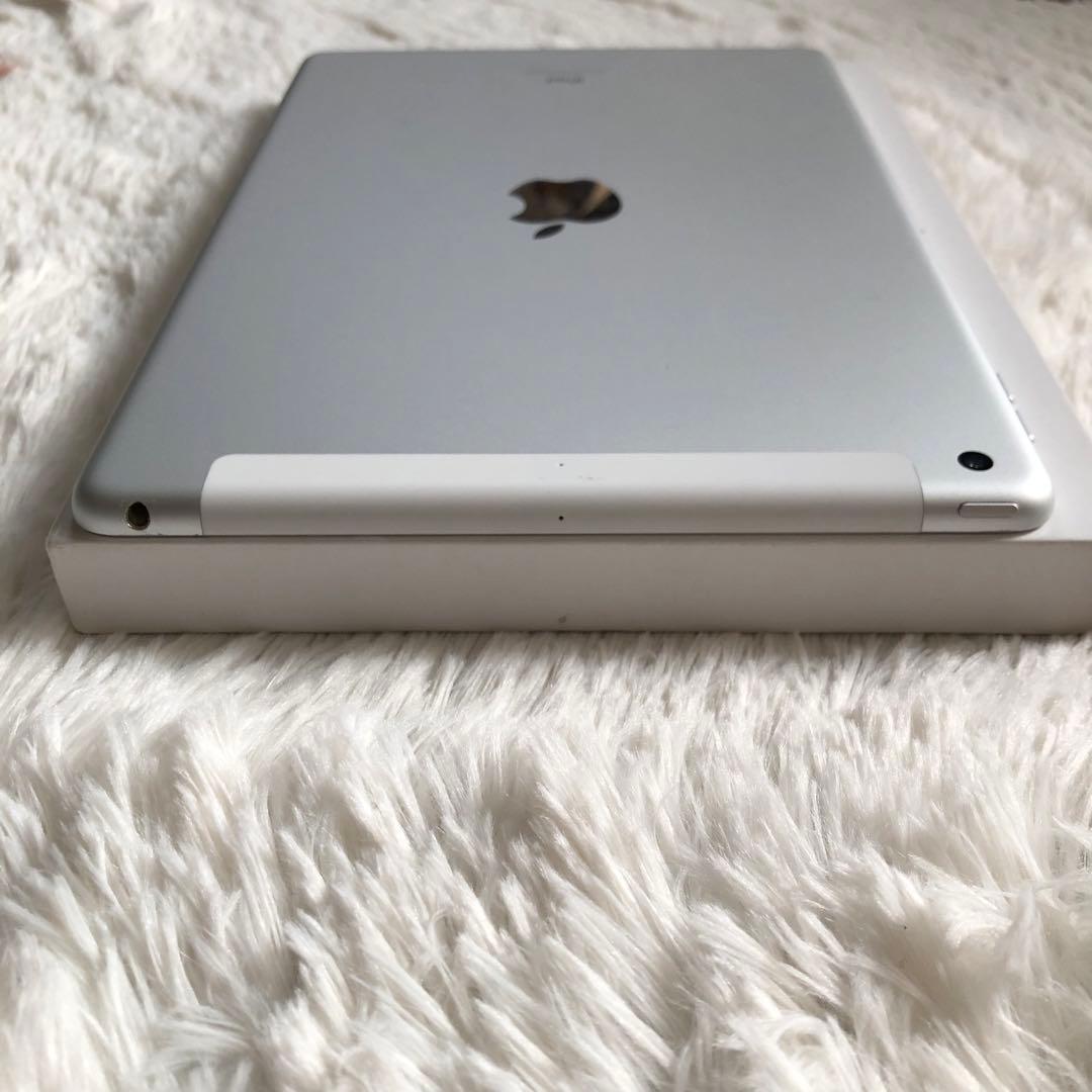 【完動品】iPad 第7世代 128GB SIMフリー 【すぐ発送】【付属品】