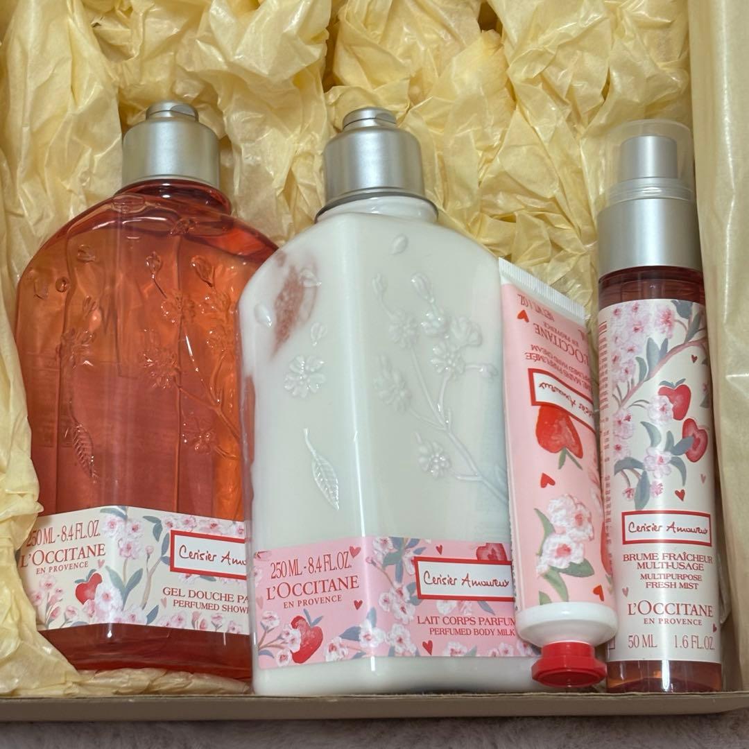 ロクシタン チェリーストロベリー コンプリートセット 【新品未使用品】箱無し