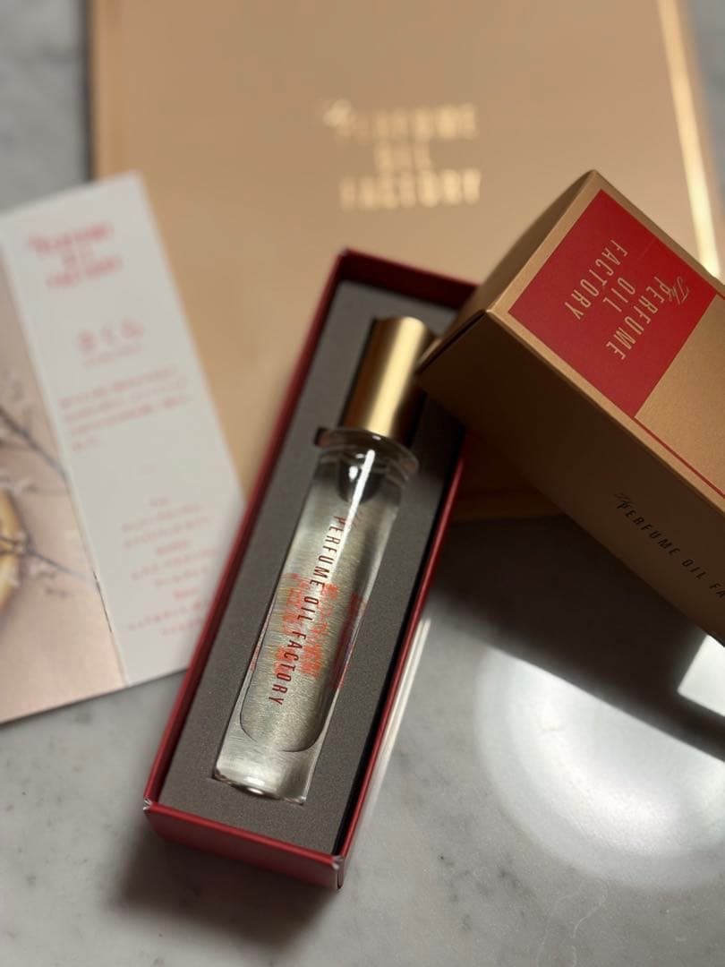 ThePerfumeOilFactoryさくら(ギフトボックス入り)/オイル香水