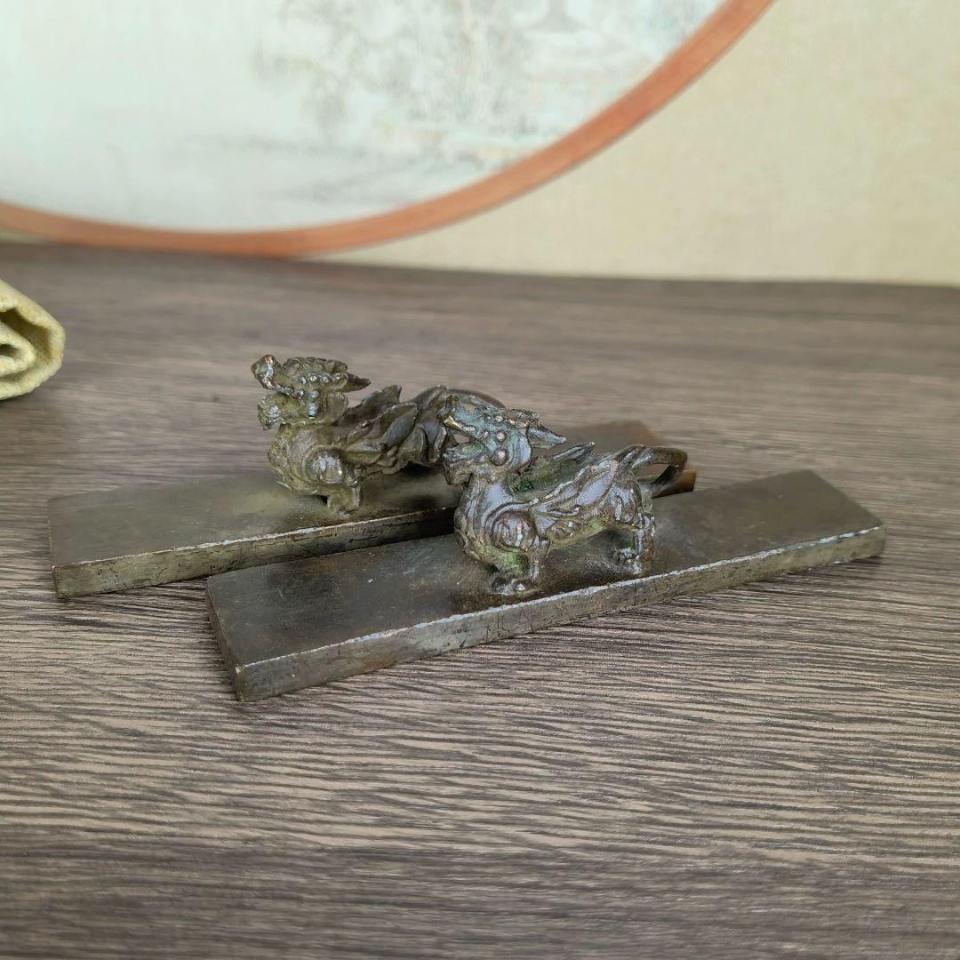 銅器 麒麟鎮紙 鎮尺 一対 圧紙 書房 文房用品 装飾品 工芸品
