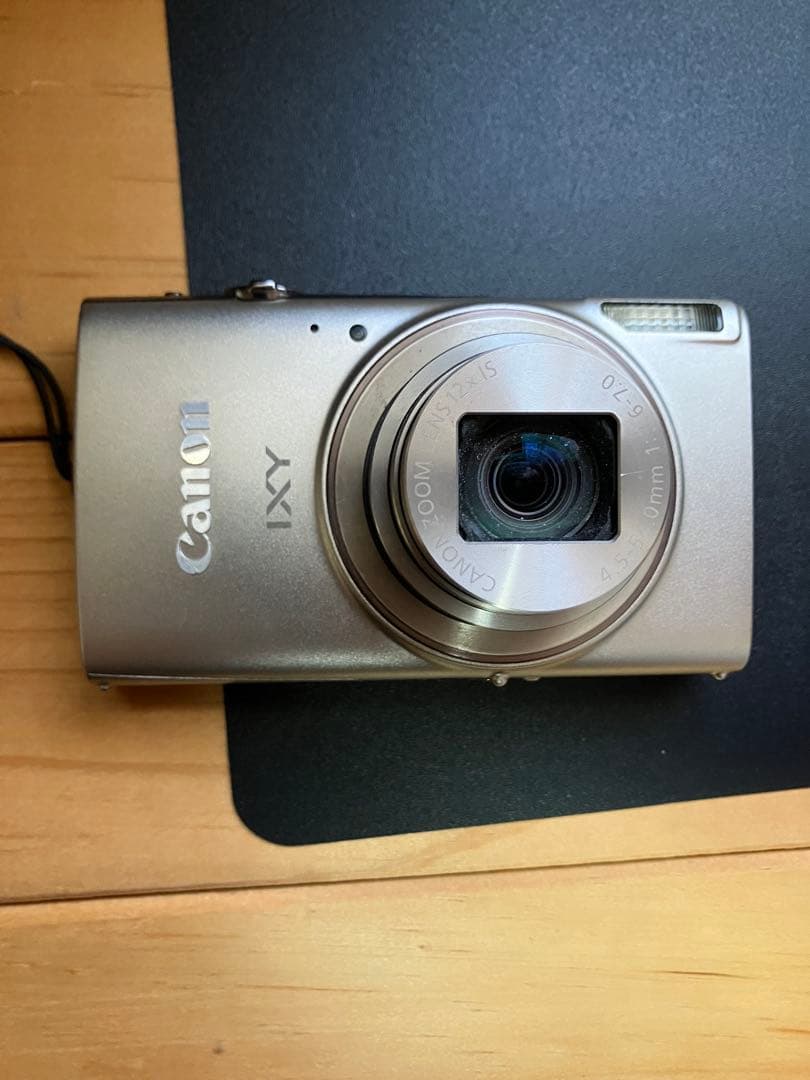 Canon IXY 650 デジタルカメラ 本体と充電器　電池付き ジャンク扱