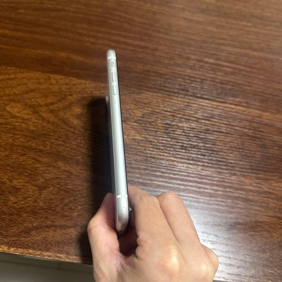 Apple iPhone XR ホワイト 本体　64GB