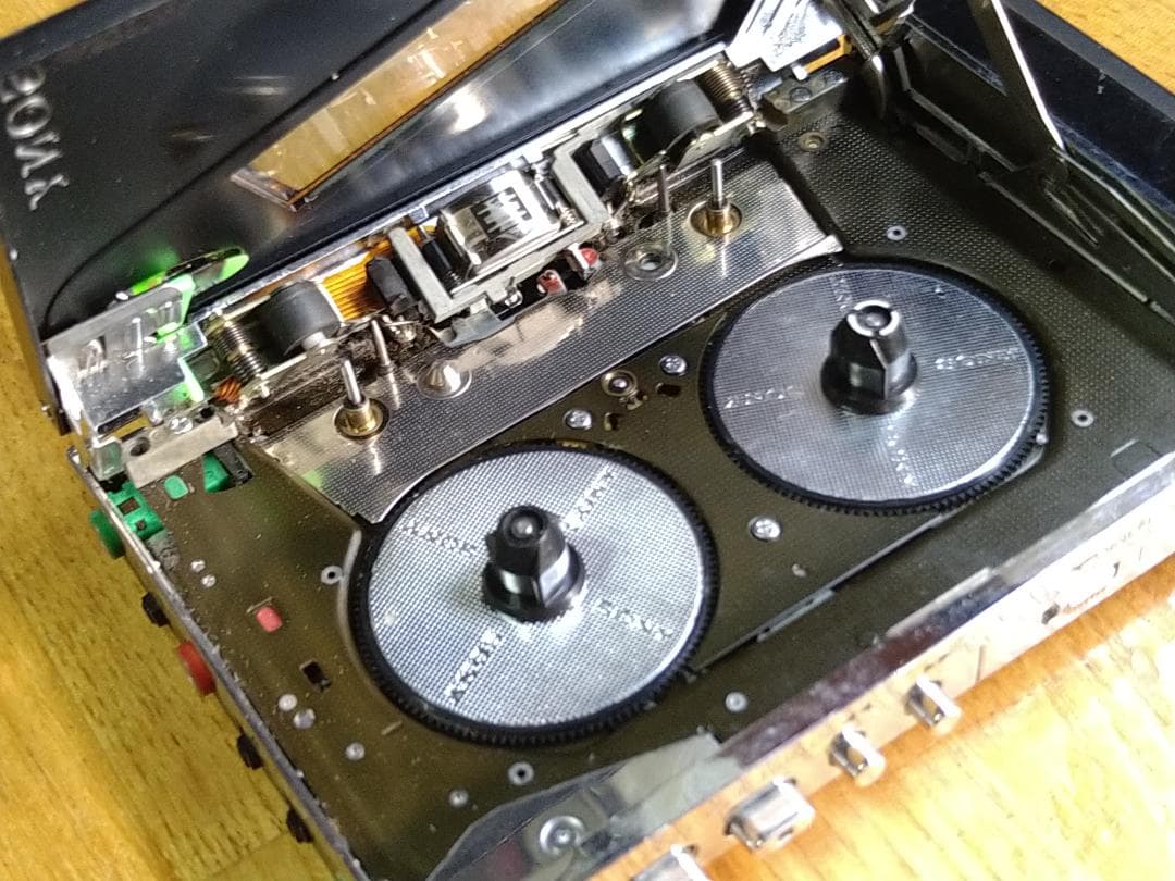 ジャンク　SONY ウオークマン　WM-R202